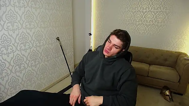 Snapshot of MaxKaiden chatting on November 2025 05:39:01 AM MaxKaiden online show from November 2025 05:39:01 AM