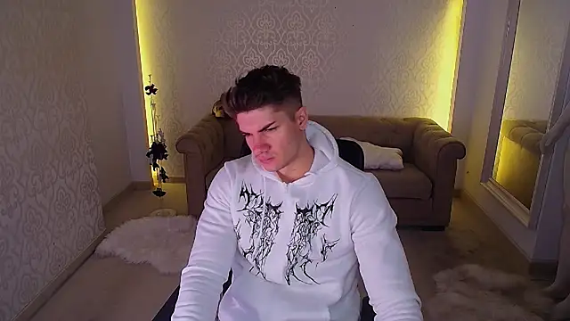 Snapshot of MaxKaiden chatting on November 2025 05:40:02 AM MaxKaiden online show from November 2025 05:40:02 AM