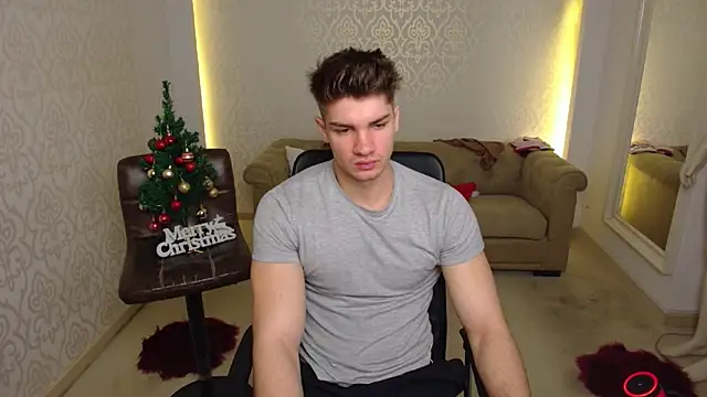 Snapshot of MaxKaiden chatting on December 2025 05:58:02 AM MaxKaiden online show from December 2025 05:58:02 AM