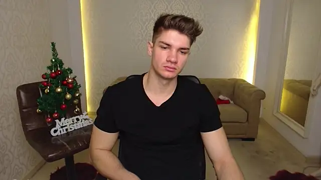 Snapshot of MaxKaiden chatting on December 2025 06:11:01 AM MaxKaiden online show from December 2025 06:11:01 AM