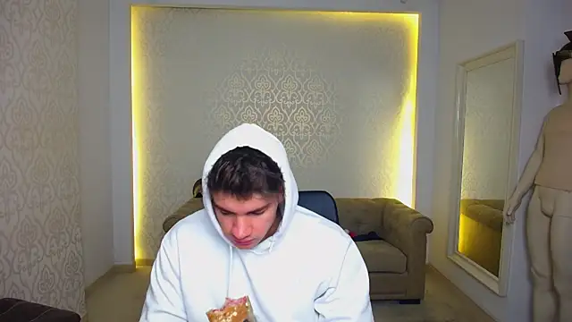 Snapshot of MaxKaiden chatting on January 2026 05:55:01 AM MaxKaiden online show from January 2026 05:55:01 AM