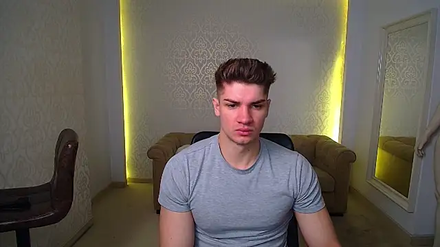 Snapshot of MaxKaiden chatting on February 2026 05:45:01 AM MaxKaiden online show from February 2026 05:45:01 AM