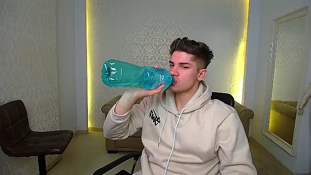 Snapshot of MaxKaiden chatting on February 2026 05:33:02 AM MaxKaiden online show from February 2026 05:33:02 AM