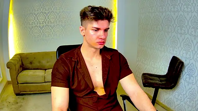 Snapshot of MaxKaiden chatting on February 2026 05:39:02 AM MaxKaiden online show from February 2026 05:39:02 AM