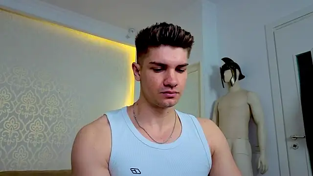 MaxKaiden online show from May 2026 05:03:02 AM