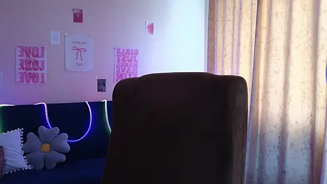 Sandra Snowflake online show from May 2026 12:02:01 PM