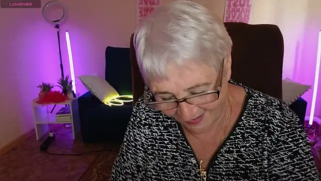 Sandra Snowflake online show from June 2026 12:39:01 PM
