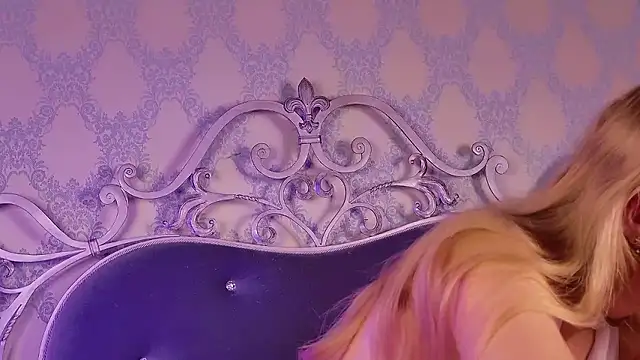 BECKI VRES online show from September 2025 03:46:02 PM