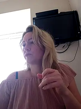 Snapshot of Mary888x chatting on February 2025 10:43:02 AM Mary888x online show from February 2025 10:43:02 AM