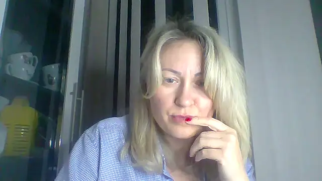 Snapshot of Mary888x chatting on March 2025 09:15:01 PM Mary888x online show from March 2025 09:15:01 PM