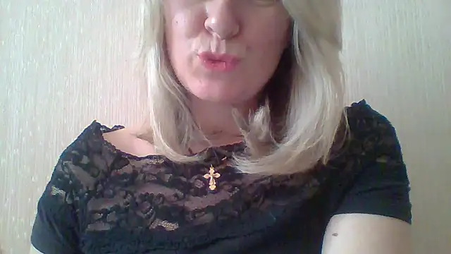 Snapshot of Mary888x chatting on December 2025 09:37:02 AM Mary888x online show from December 2025 09:37:02 AM