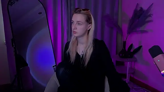 Snapshot of aishiro chatting on September 2025 01:34:02 PM aishiro online show from September 2025 01:34:02 PM