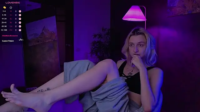 Snapshot of aishiro chatting on October 2025 09:15:01 AM aishiro online show from October 2025 09:15:01 AM