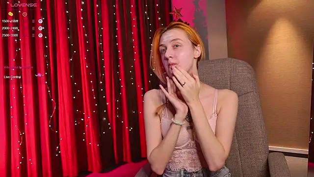 Snapshot of aishiro chatting on December 2025 01:27:02 PM aishiro online show from December 2025 01:27:02 PM