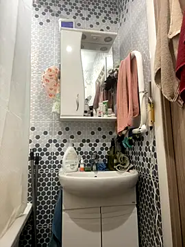 Veronicavirus online show from October 2025 08:31:02 AM