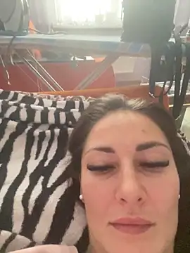 Veronicavirus online show from October 2025 07:49:02 AM