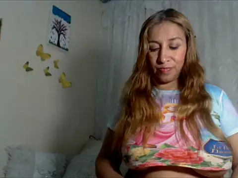 Snapshot of tatty_love77 chatting on September 2025 01:48:02 PM tatty love77 online show from September 2025 01:48:02 PM