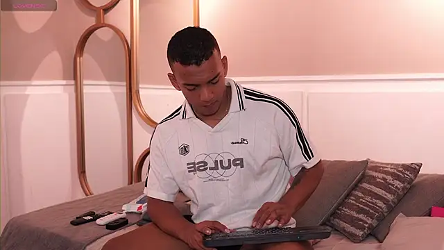Snapshot of Rafa2004Cruz chatting on June 2026 08:33:01 PM Rafa2004Cruz online show from June 2026 08:33:01 PM