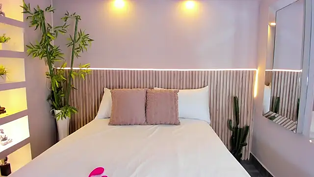 Snapshot of GeorginaReyes chatting on October 2025 10:51:01 PM GeorginaReyes online show from October 2025 10:51:01 PM