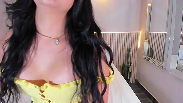 Snapshot of GeorginaReyes chatting on November 2025 10:44:02 PM GeorginaReyes online show from November 2025 10:44:02 PM