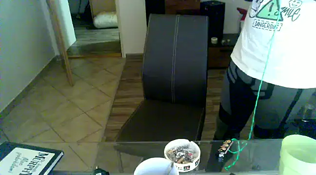 Snapshot of VickyDevilEU chatting on December 2024 01:14:01 AM VickyDevilEU online show from December 2024 01:14:01 AM