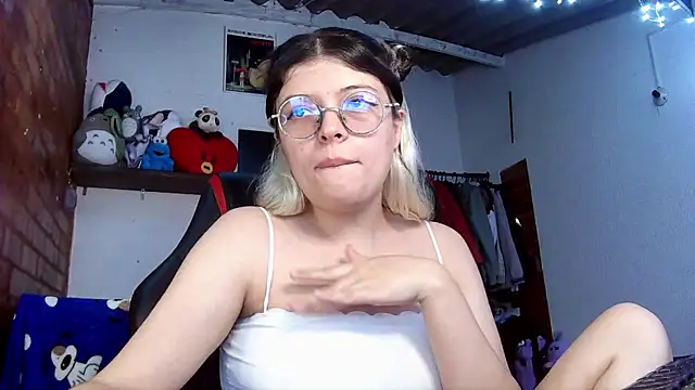 Emily  katz online show from March 2025 06:21:02 PM