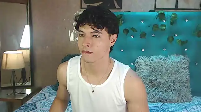 LiamAndrewzz online show from March 2025 04:35:02 PM