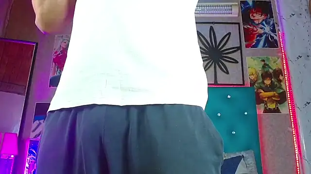 LiamAndrewzz online show from February 2026 04:39:01 AM