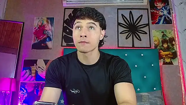 LiamAndrewzz online show from April 2026 04:17:01 AM