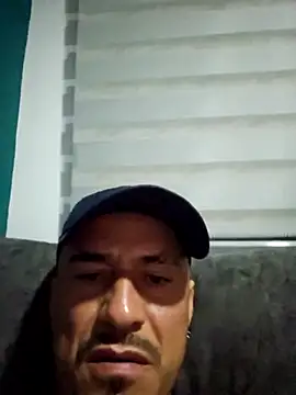 Snapshot of Iuver chatting on February 2026 03:24:02 AM Iuver online show from February 2026 03:24:02 AM