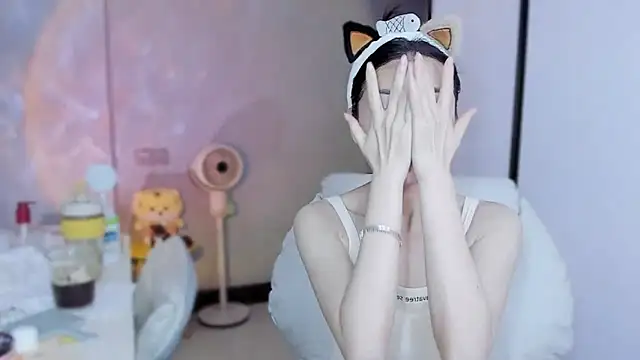 Snapshot of A_dabo chatting on December 2025 06:42:02 AM A dabo online show from December 2025 06:42:02 AM