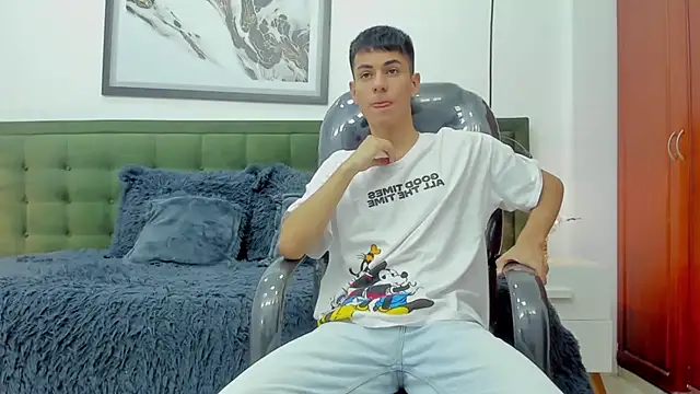 Johann sex online show from December 2025 05:00:01 PM