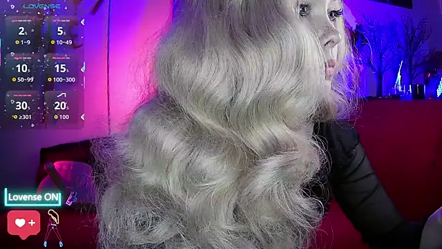 Snapshot of cosplayercutie0w0 chatting on February 2026 03:06:01 AM cosplayercutie0w0 online show from February 2026 03:06:01 AM