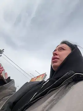 Snapshot of AlishaPrettyBlade chatting on April 2026 07:02:01 AM AlishaPrettyBlade online show from April 2026 07:02:01 AM