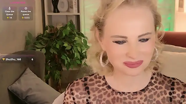 Snapshot of Sandra_Kind chatting on June 2026 05:32:02 AM Sandra Kind online show from June 2026 05:32:02 AM