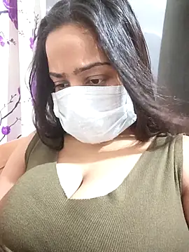 Snapshot of COZY_ROZI chatting on October 2025 04:55:01 PM COZY ROZI online show from October 2025 04:55:01 PM