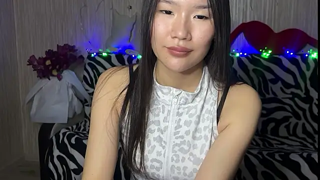 Asian Vi online show from March 2025 07:12:01 PM