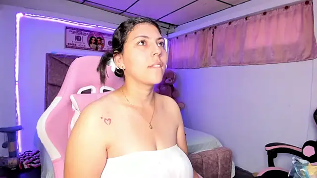 Snapshot of Cristal_Smith20 chatting on June 2026 12:29:02 PM Cristal Smith20 online show from June 2026 12:29:02 PM