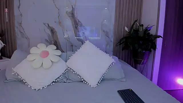 Snapshot of miss_martiina chatting on November 2025 02:01:02 AM miss martiina online show from November 2025 02:01:02 AM