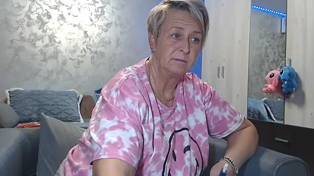 RosesandLillies online show from November 2025 05:49:01 PM