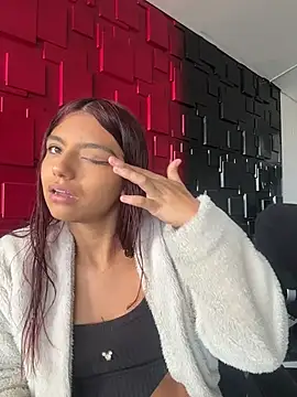 Emily-teen online show from February 2026 02:44:01 PM