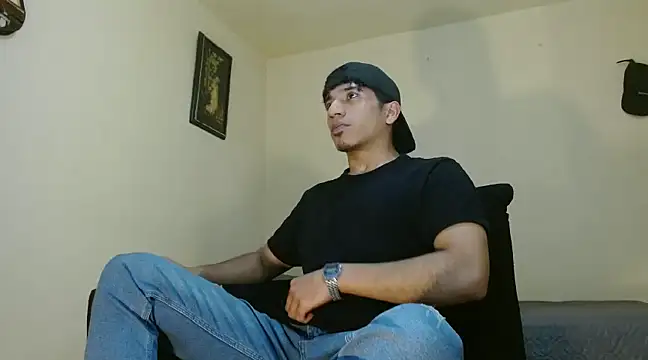 Snapshot of AngelHil chatting on February 2025 02:47:02 AM AngelHil online show from February 2025 02:47:02 AM