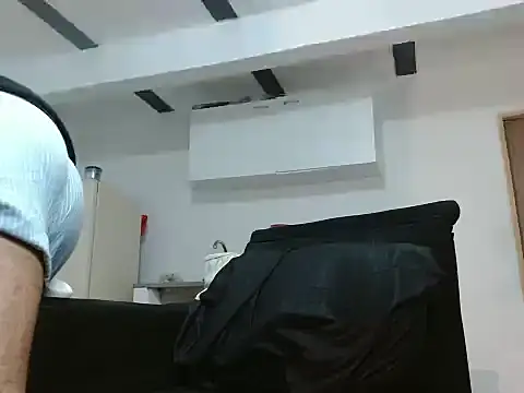 Snapshot of AngelHil chatting on September 2025 02:22:01 AM AngelHil online show from September 2025 02:22:01 AM