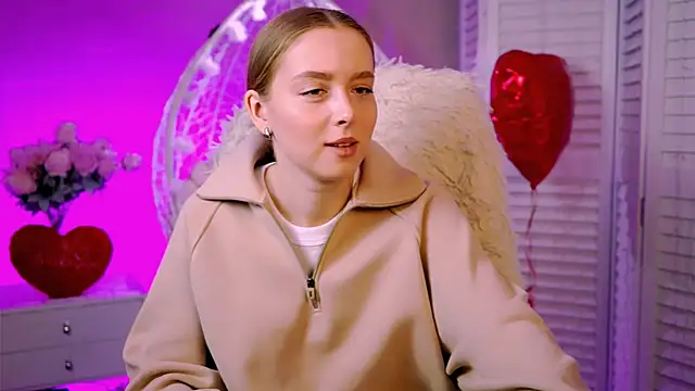 JenniferGraces online show from February 2025 08:25:02 AM