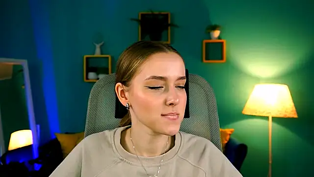 JenniferGraces online show from March 2025 09:22:02 AM