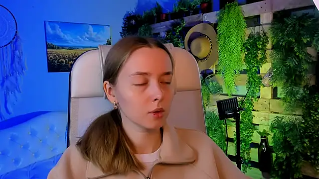 JenniferGraces online show from October 2025 09:40:02 AM