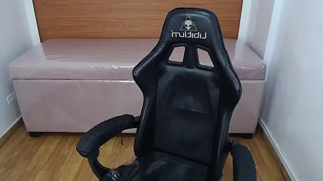 Snapshot of catalina25_t chatting on October 2025 07:59:01 PM catalina25 t online show from October 2025 07:59:01 PM