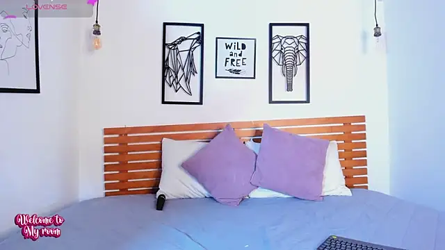 AbellaFox  online show from October 2025 06:49:02 PM