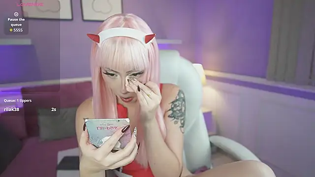 SaharaKramer online show from November 2025 07:13:01 PM