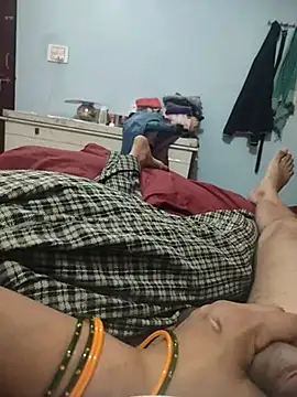 Snapshot of indian_couple4 chatting on March 2025 06:44:01 PM indian couple4 online show from March 2025 06:44:01 PM